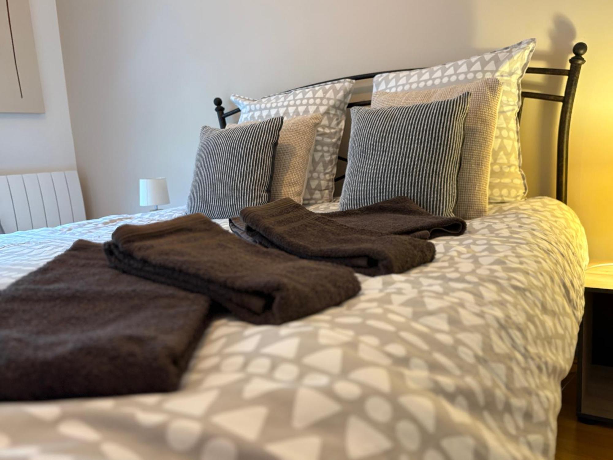 Parking Prive Gratuit, Balcon, 2 Chambres Клермон-Ферран Екстер'єр фото
